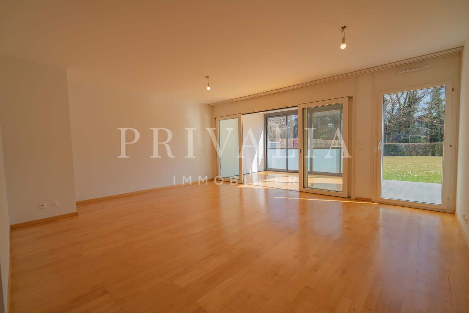 PrivaliaBeautiful apartment on the ground floor with garden in a secure residence