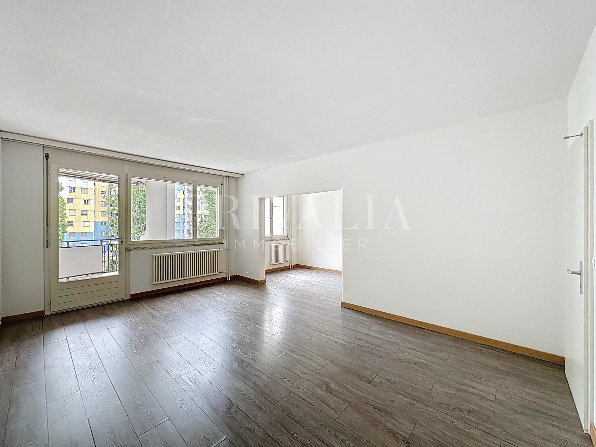 PrivaliaBeautiful 3.5-room through flat with balcony