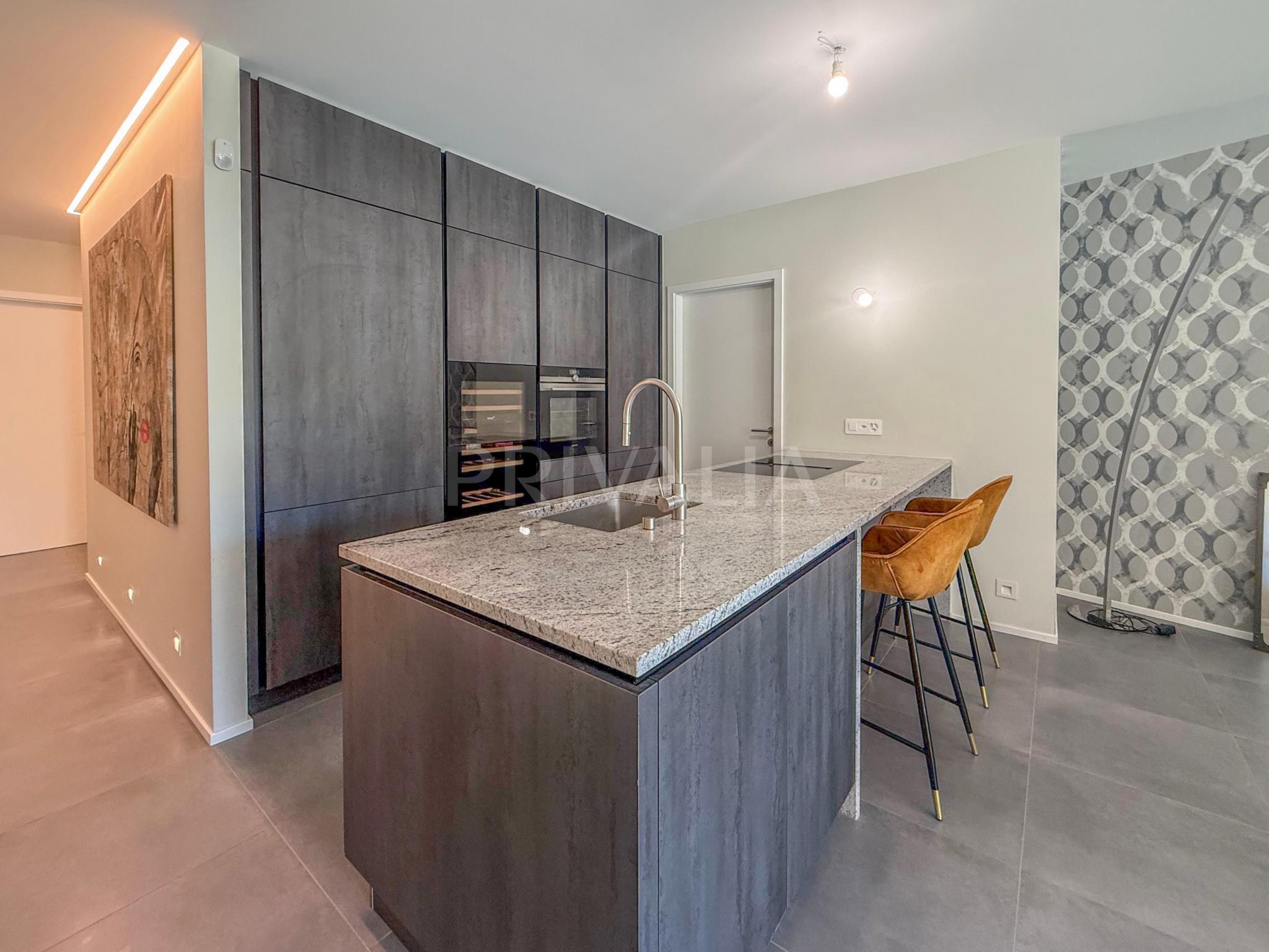 PrivaliaÉlégant 5 pièces avec terrasse privative au cœur de Chambésy