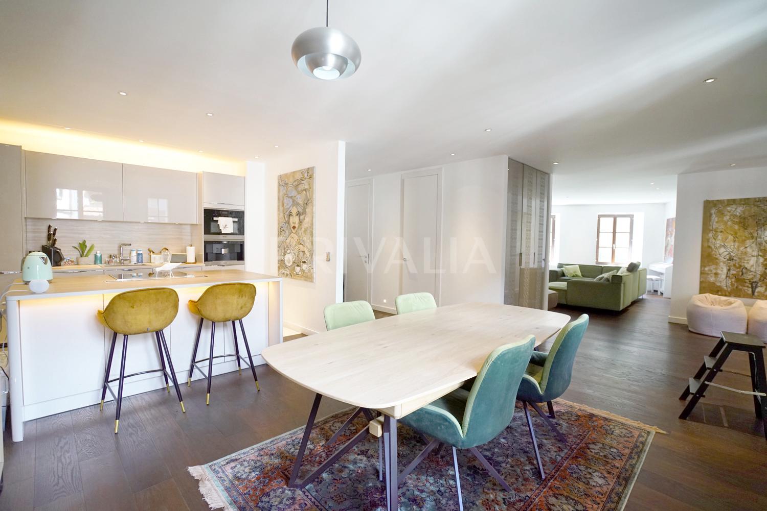 PrivaliaBeautiful walk-through flat a few steps from the lower streets