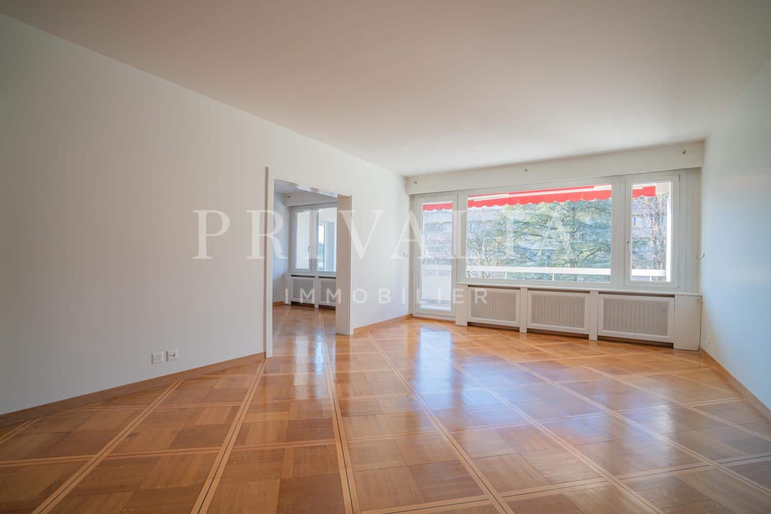 PrivaliaMagnificent crossing flat in a green environment in the heart of Florissant