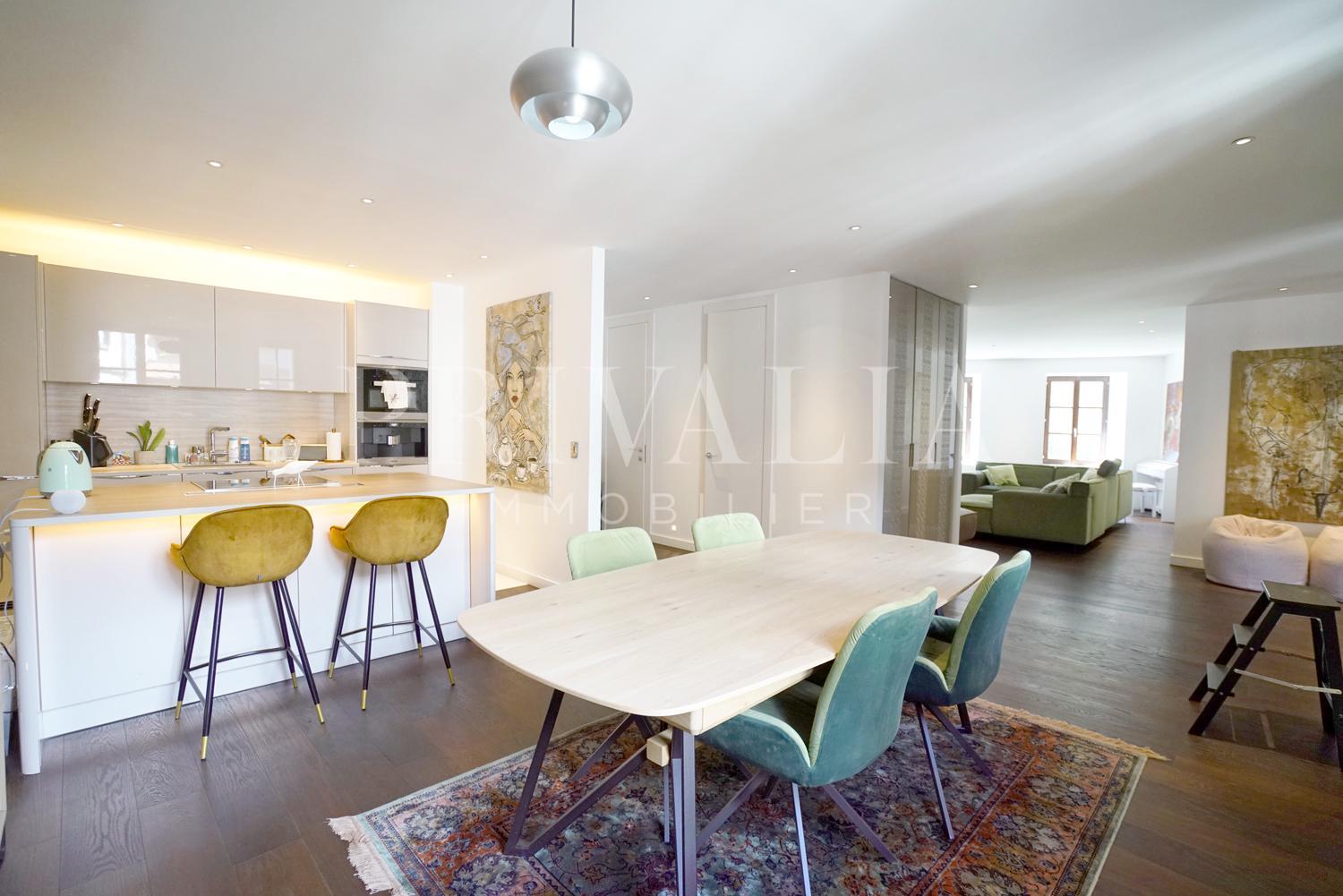 PrivaliaBeautiful walk-through flat a few steps from the lower streets