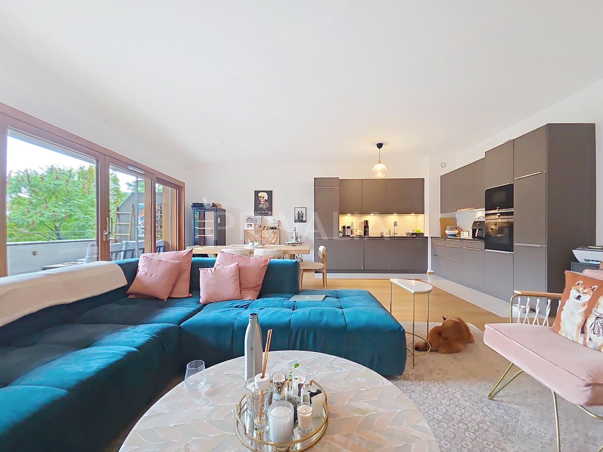 PrivaliaBel appartement contemporain de 5 pièces à deux pas du lac