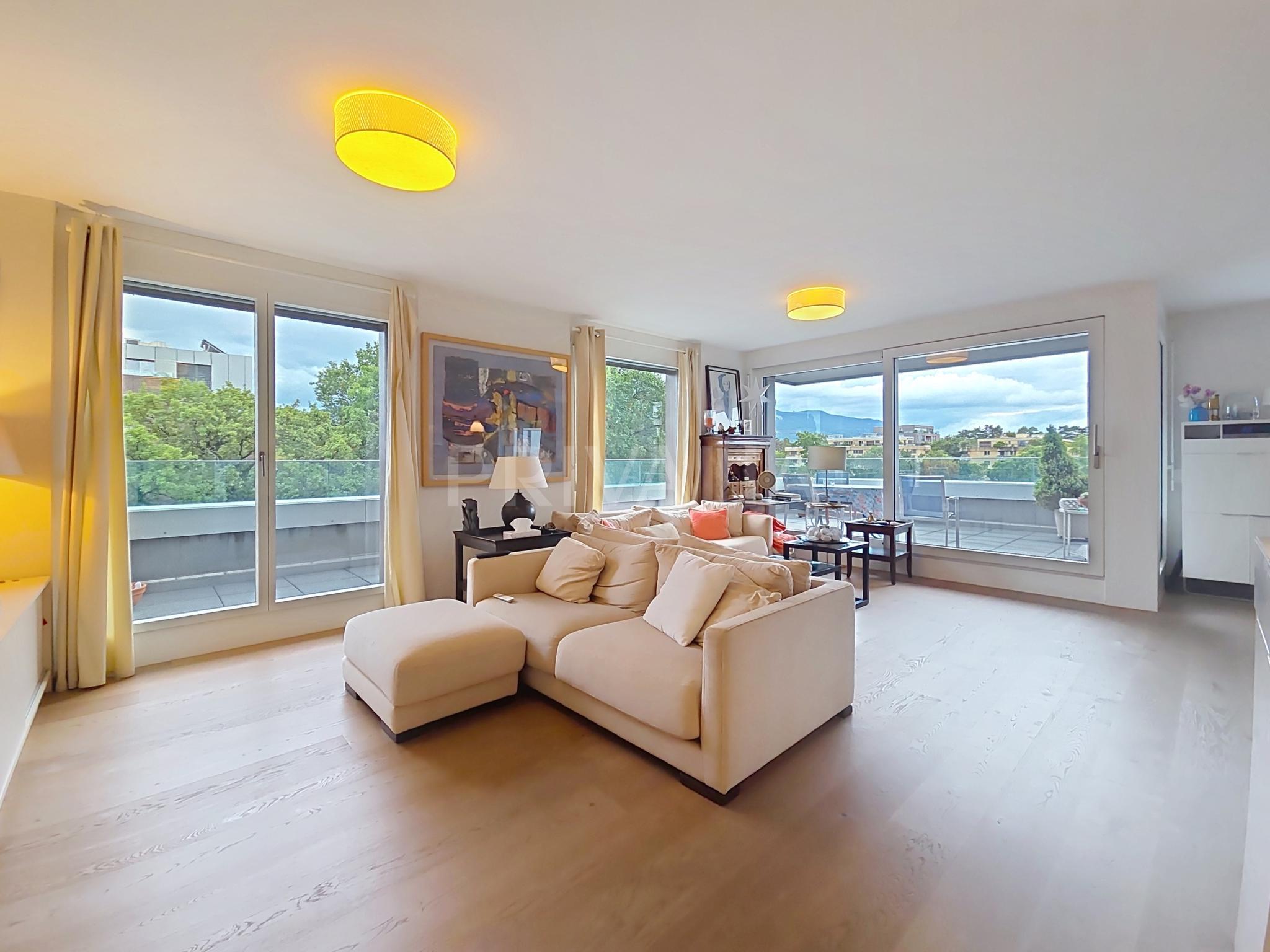 PrivaliaMagnifique appartement contemporain avec spacieuse terrasse