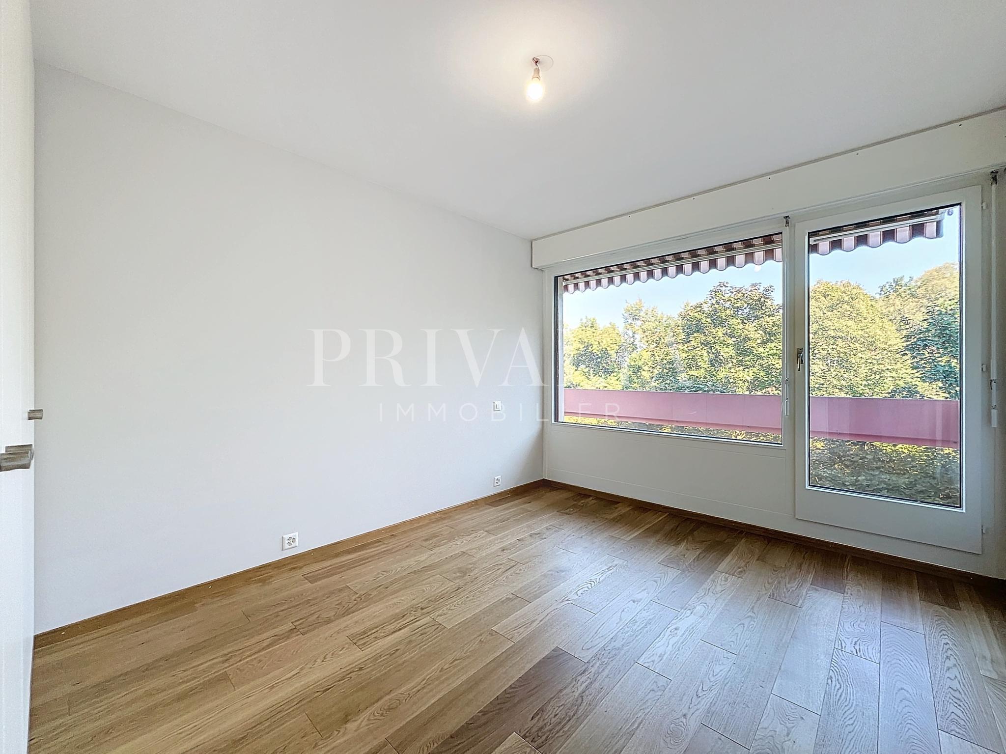 PrivaliaMagnifique appartement traversant avec vue dégagée à deux pas du parc La Grange