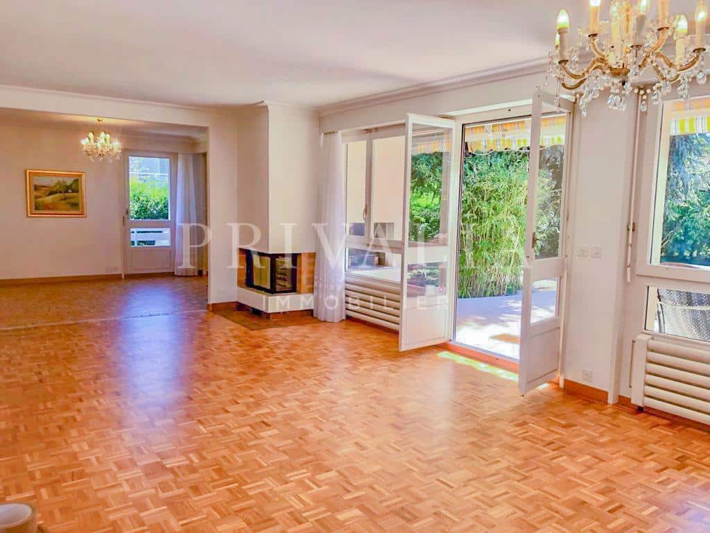 PrivaliaBelle villa individuelle avec grand jardin à Prangins