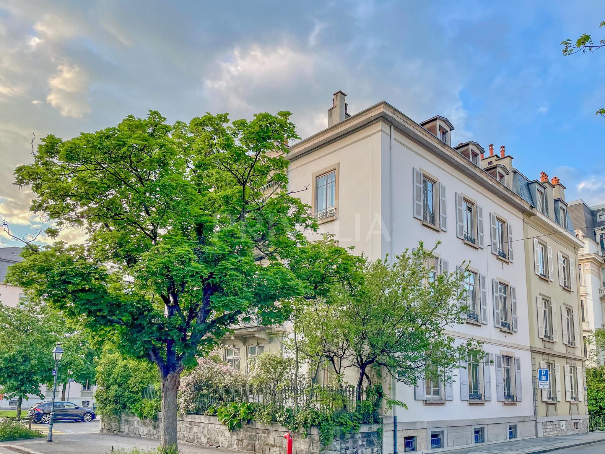 PrivaliaSuperbe hôtel particulier au cœur du quartier de l’Église Russe