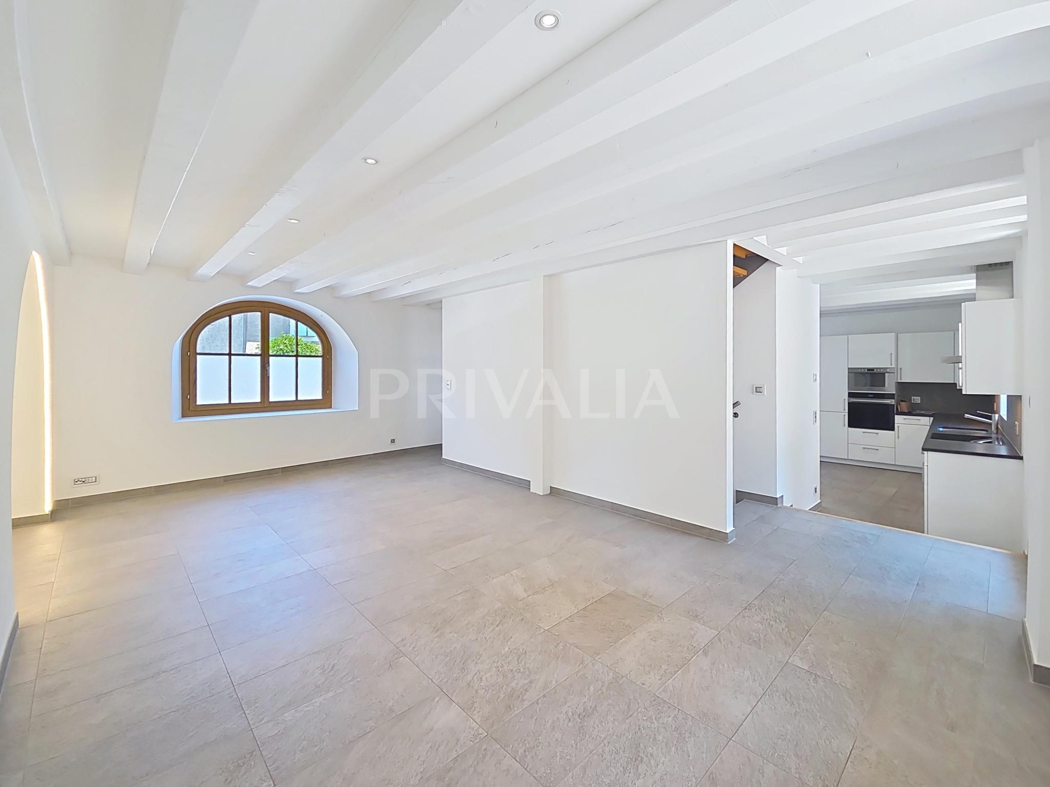 PrivaliaMagnifique triplex contemporain de 7 pièces avec terrasse