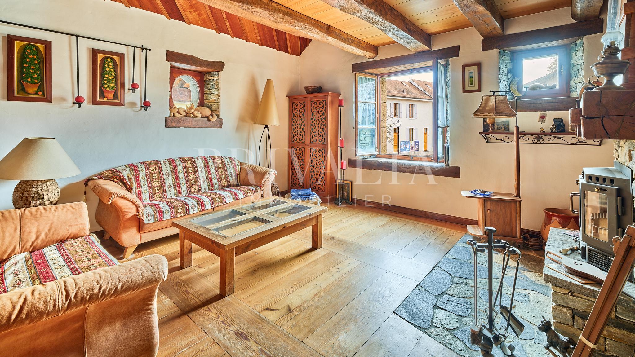PrivaliaMaison de village rénovée avec charme et volumes généreux