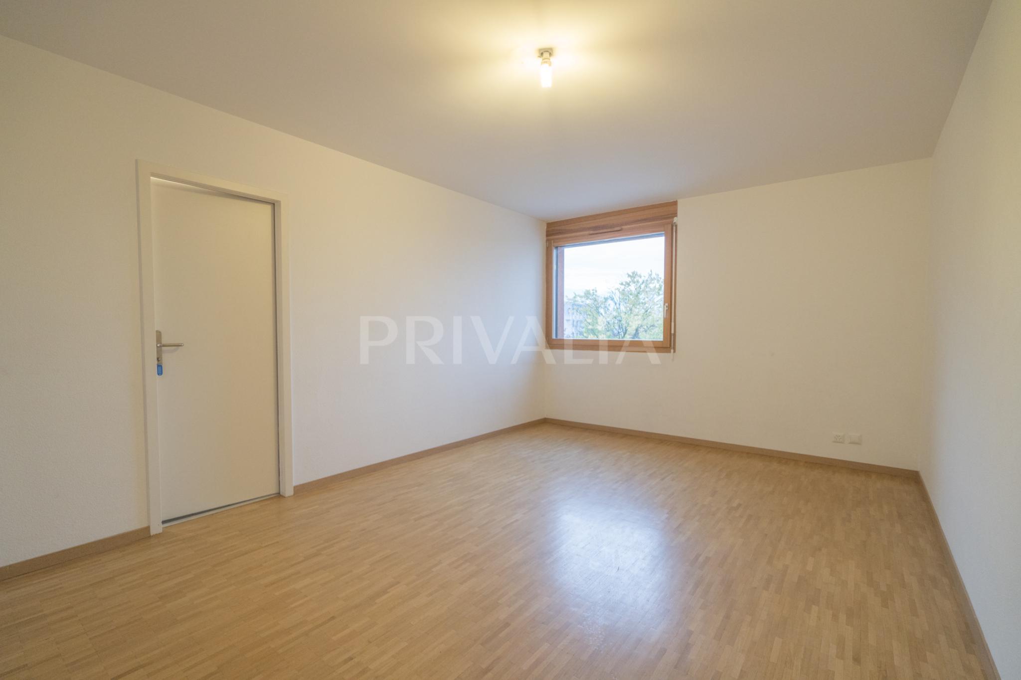 PrivaliaSpacieux appartement au cœur d’un immeuble moderne et sécurisé avec loggia, à proximité des Organisations Internationales