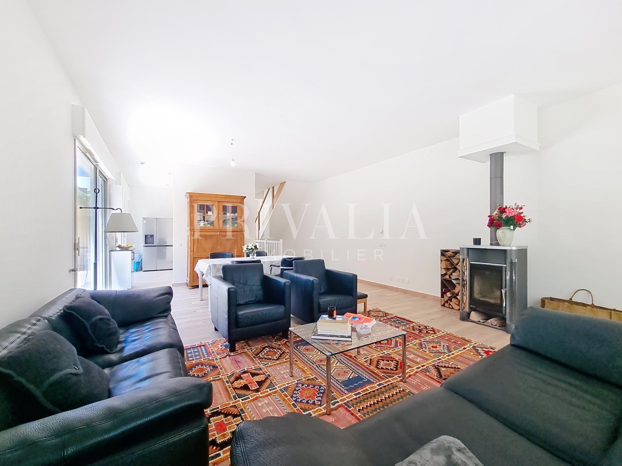 PrivaliaMagnificent semi-detached villa in the heart of a peaceful, privileged setting