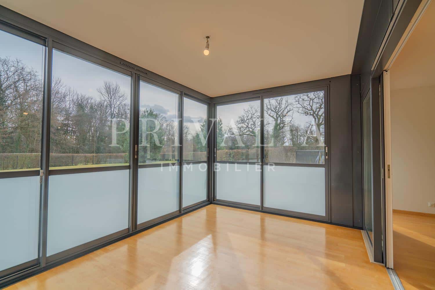 PrivaliaBeautiful apartment on the ground floor with garden in a secure residence