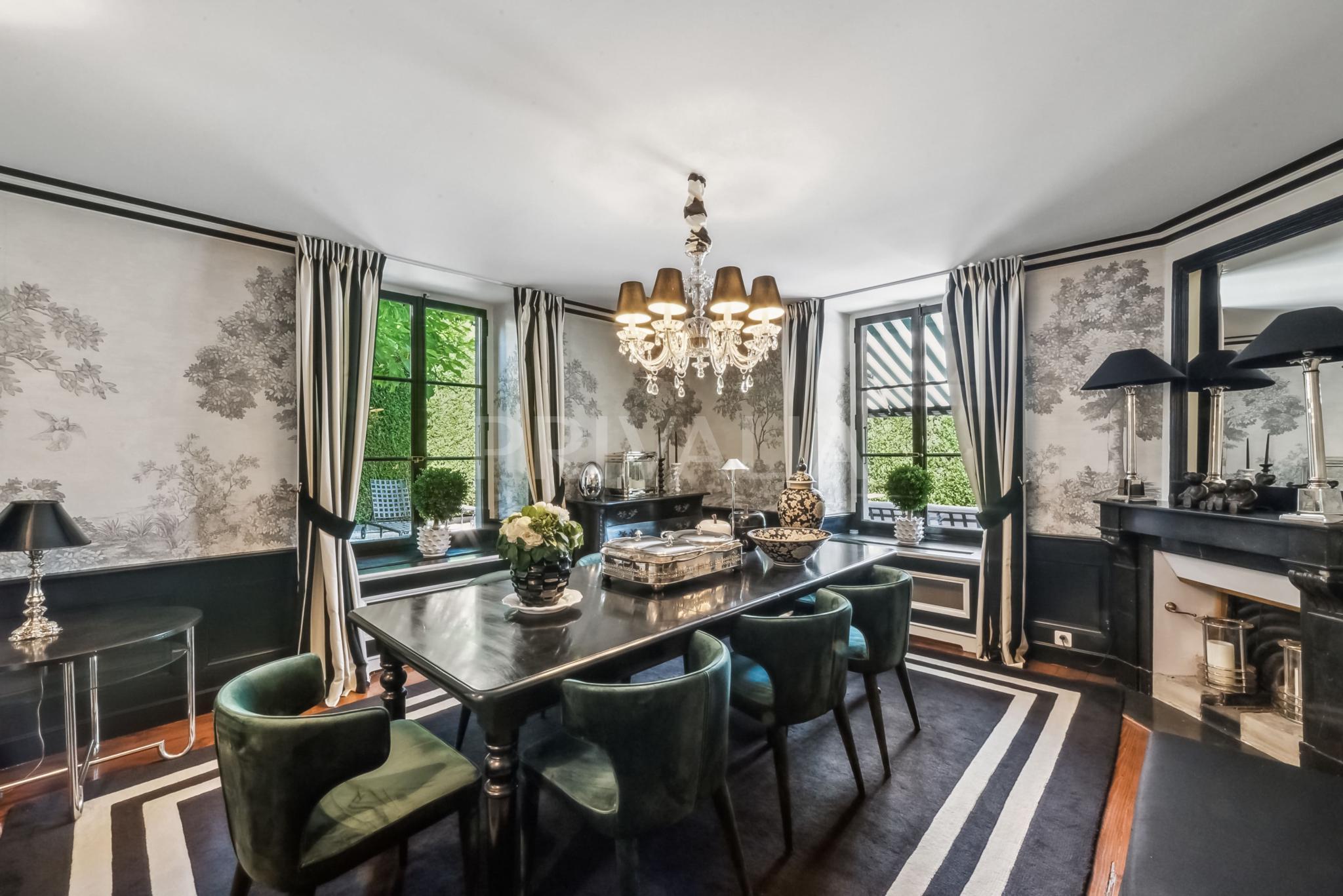 PrivaliaUnique : Splendid residence with outbuilding in the heart of Vandoeuvres