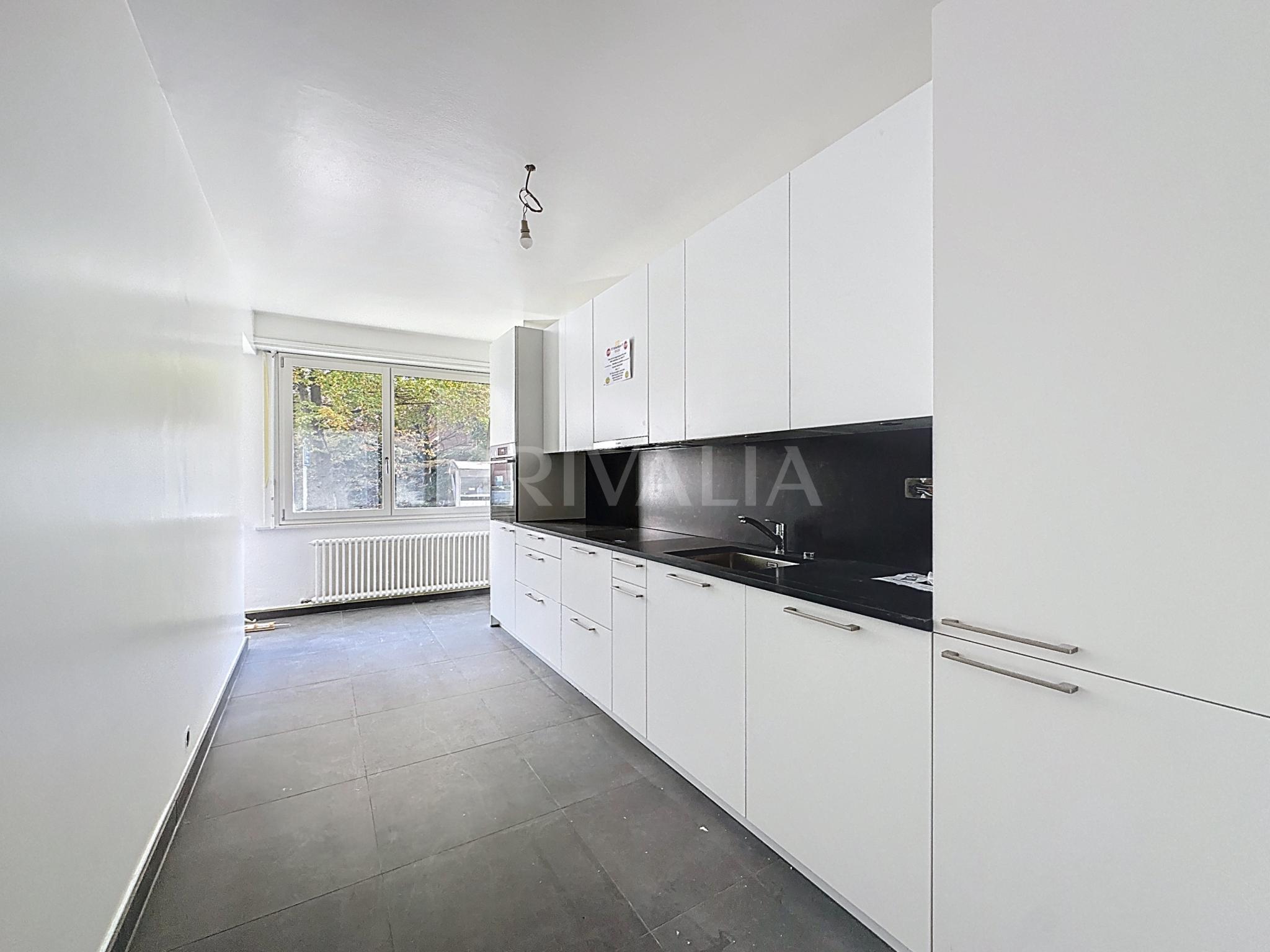 PrivaliaMagnifique appartement traversant situé à Malagnou