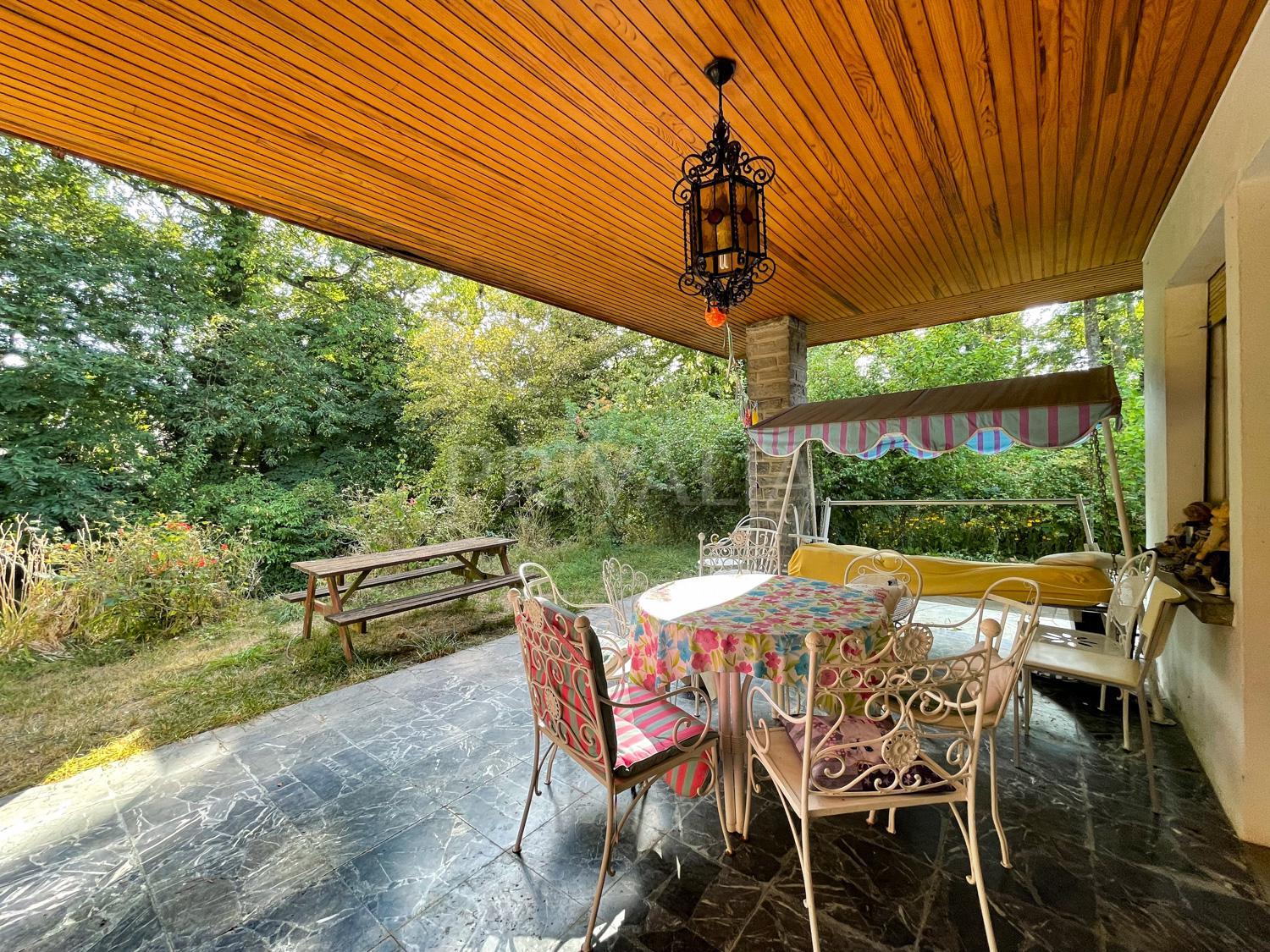 PrivaliaHigh-potential villa on a large and quiet plot