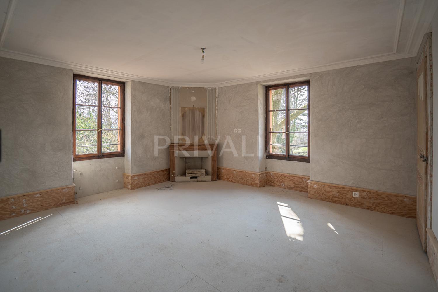PrivaliaMagnificent 19th-century manor house
