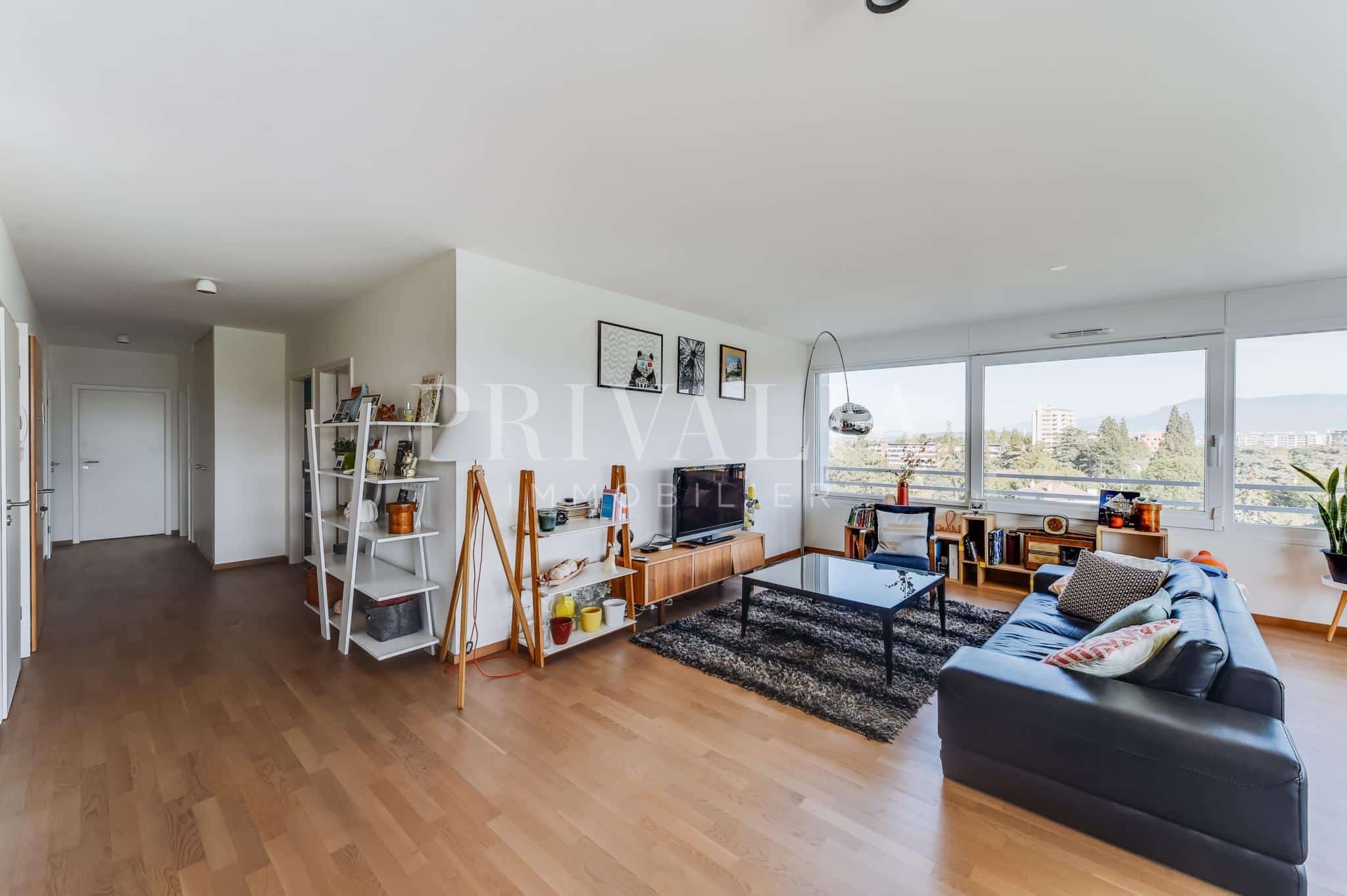 PrivaliaLovely attic with large terrace and superb unobstructed view