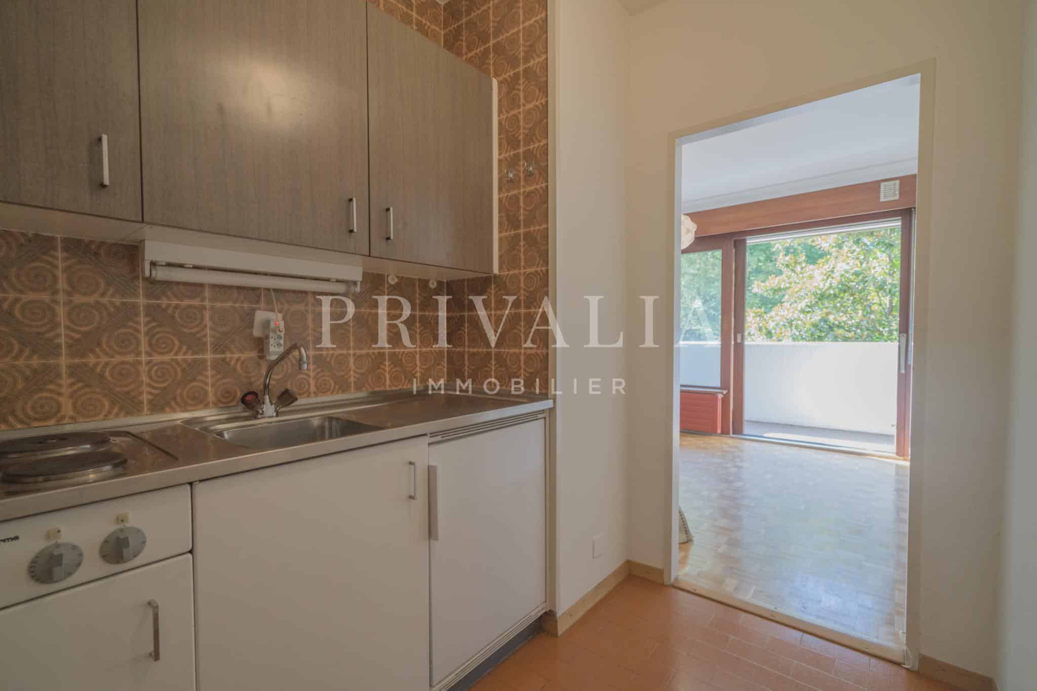 PrivaliaBeau studio avec balcon à Cologny Parc
