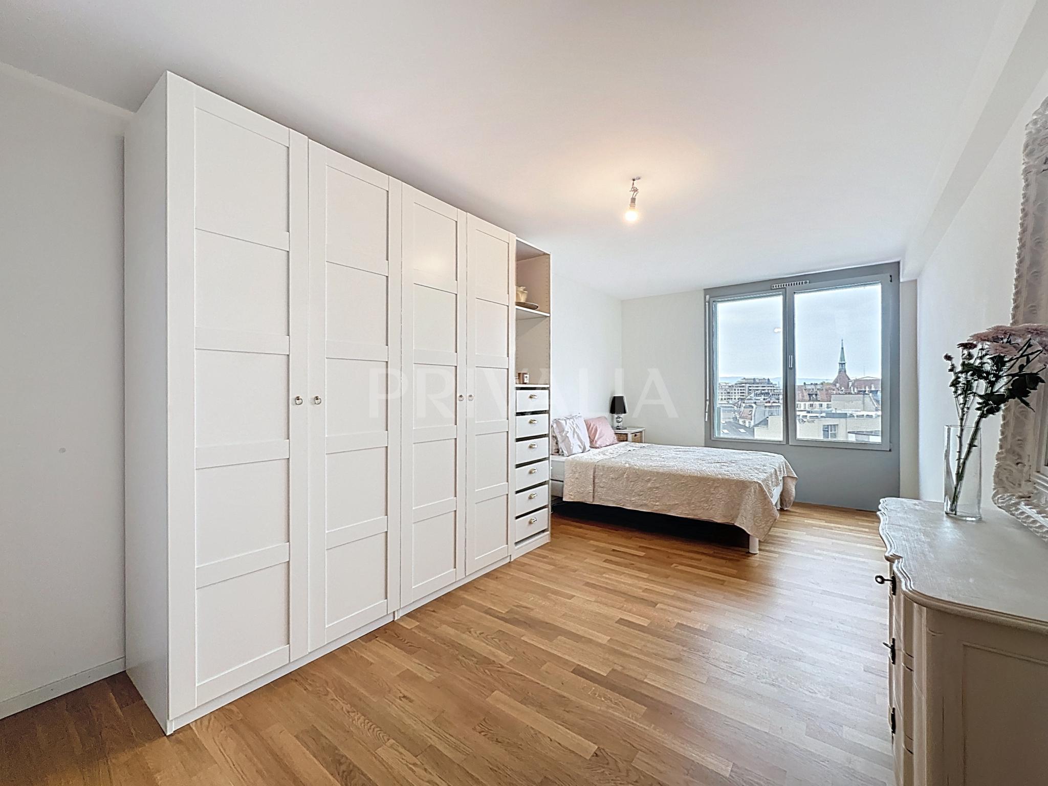 PrivaliaBel appartement contemporain avec une vue imprenable sur la ville