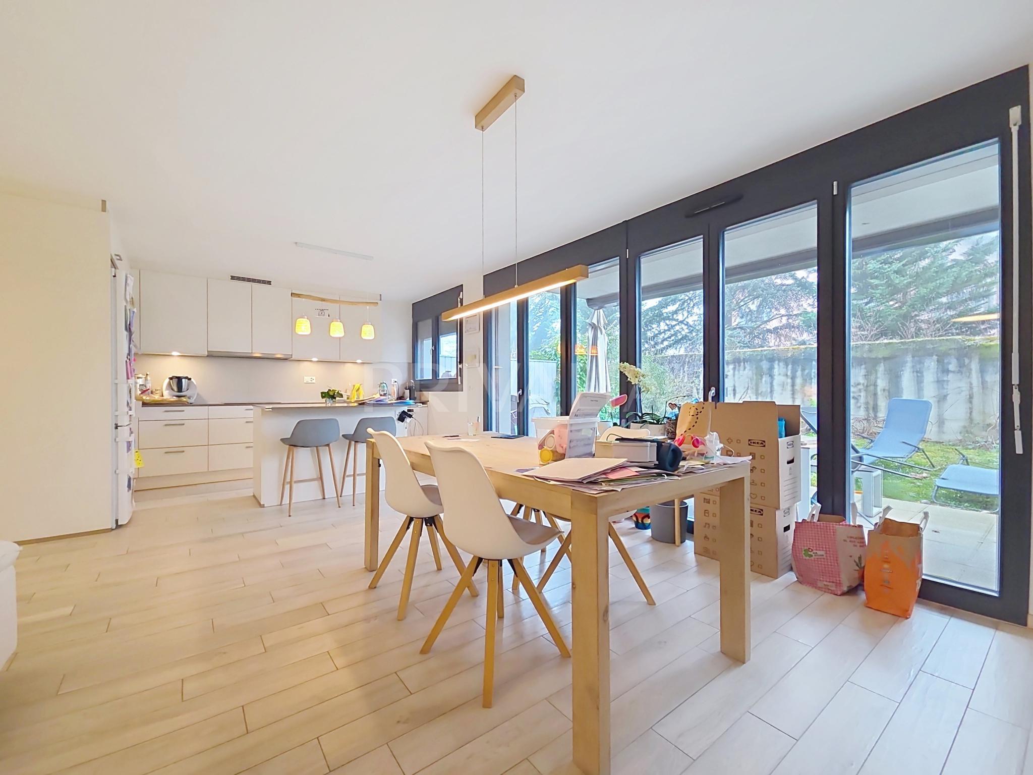 PrivaliaSpacious family flat with garden in a village setting