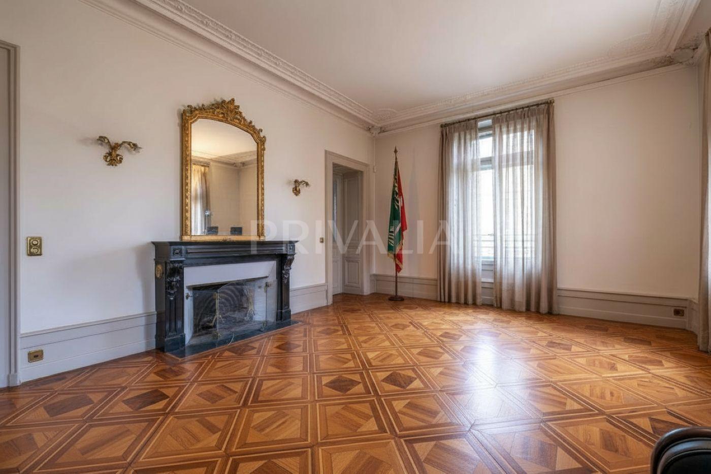 PrivaliaSuperbe hôtel particulier au cœur du quartier de l&rsquo;Église Russe