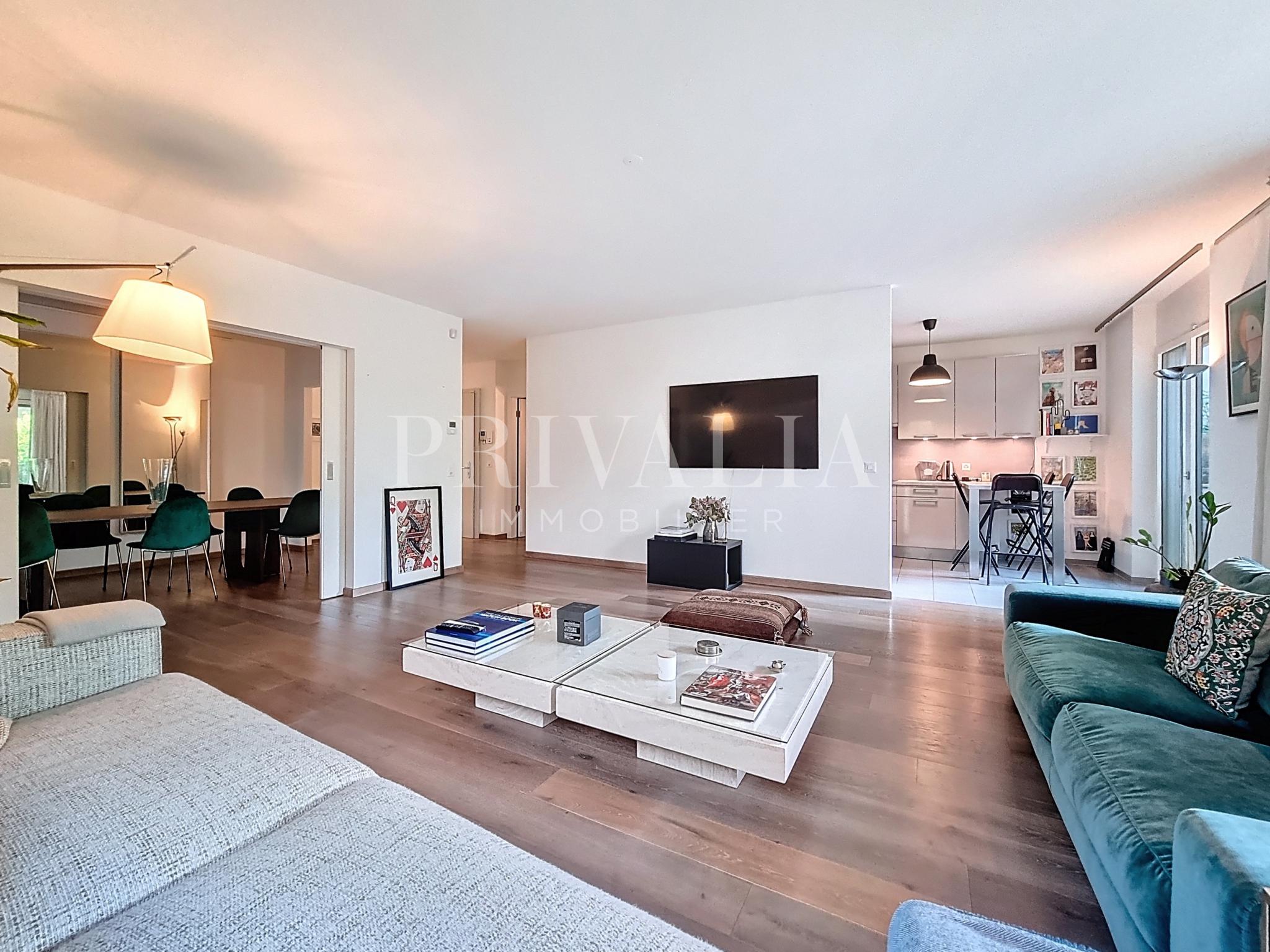 PrivaliaBeautiful contemporary furnished ground floor flat with terraces