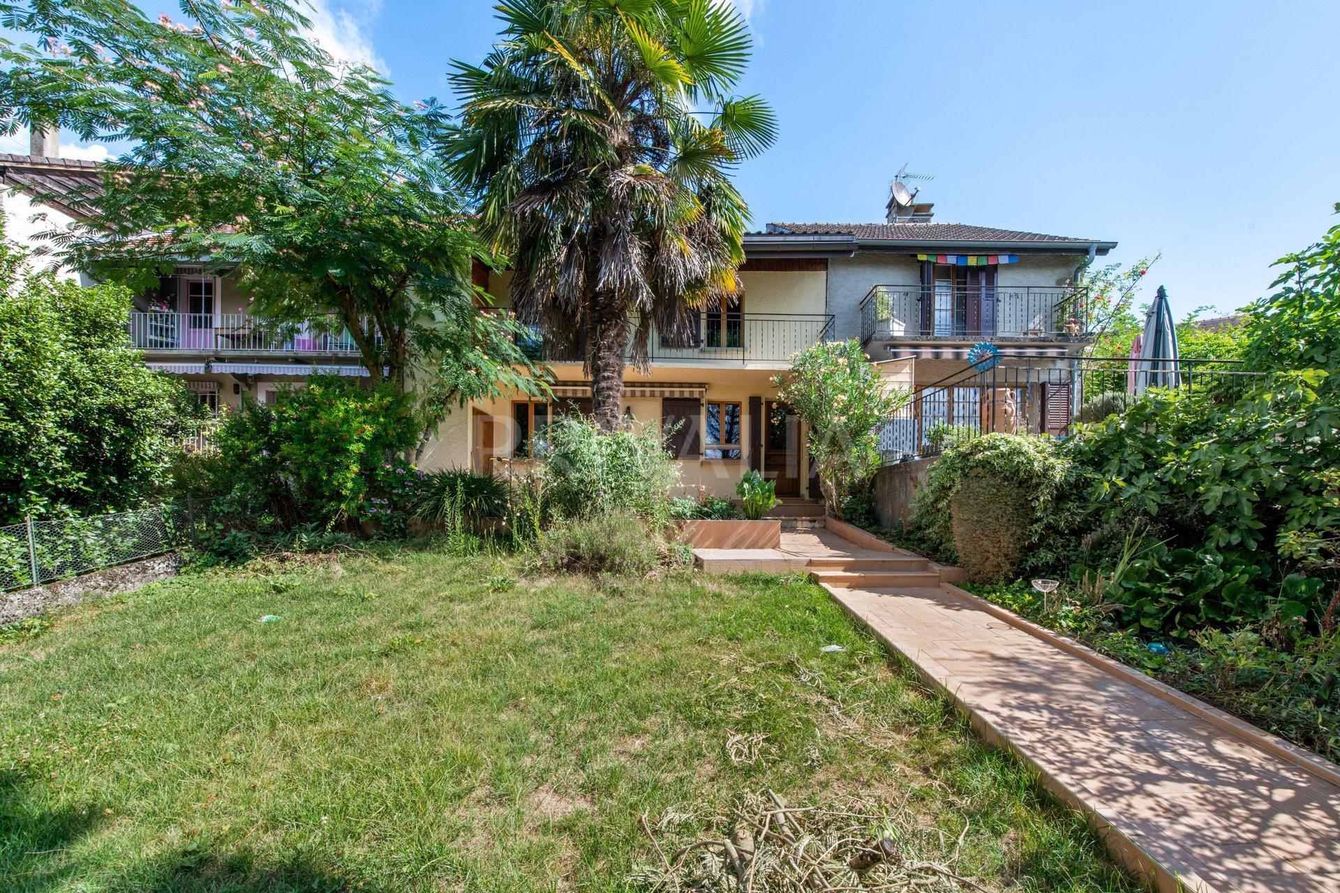 PrivaliaEn exclusivité : Maison villageoise lumineuse avec terrasse et jardin clôturé