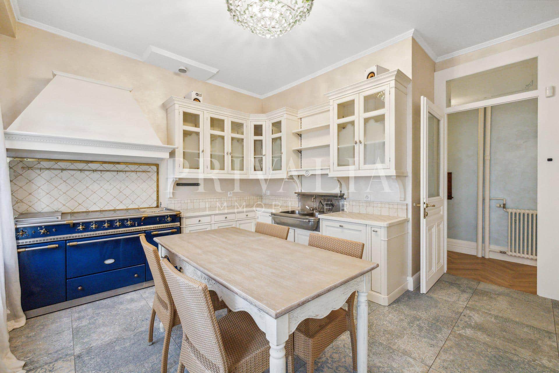 PrivaliaMagnificent luxury apartment on the Right Bank