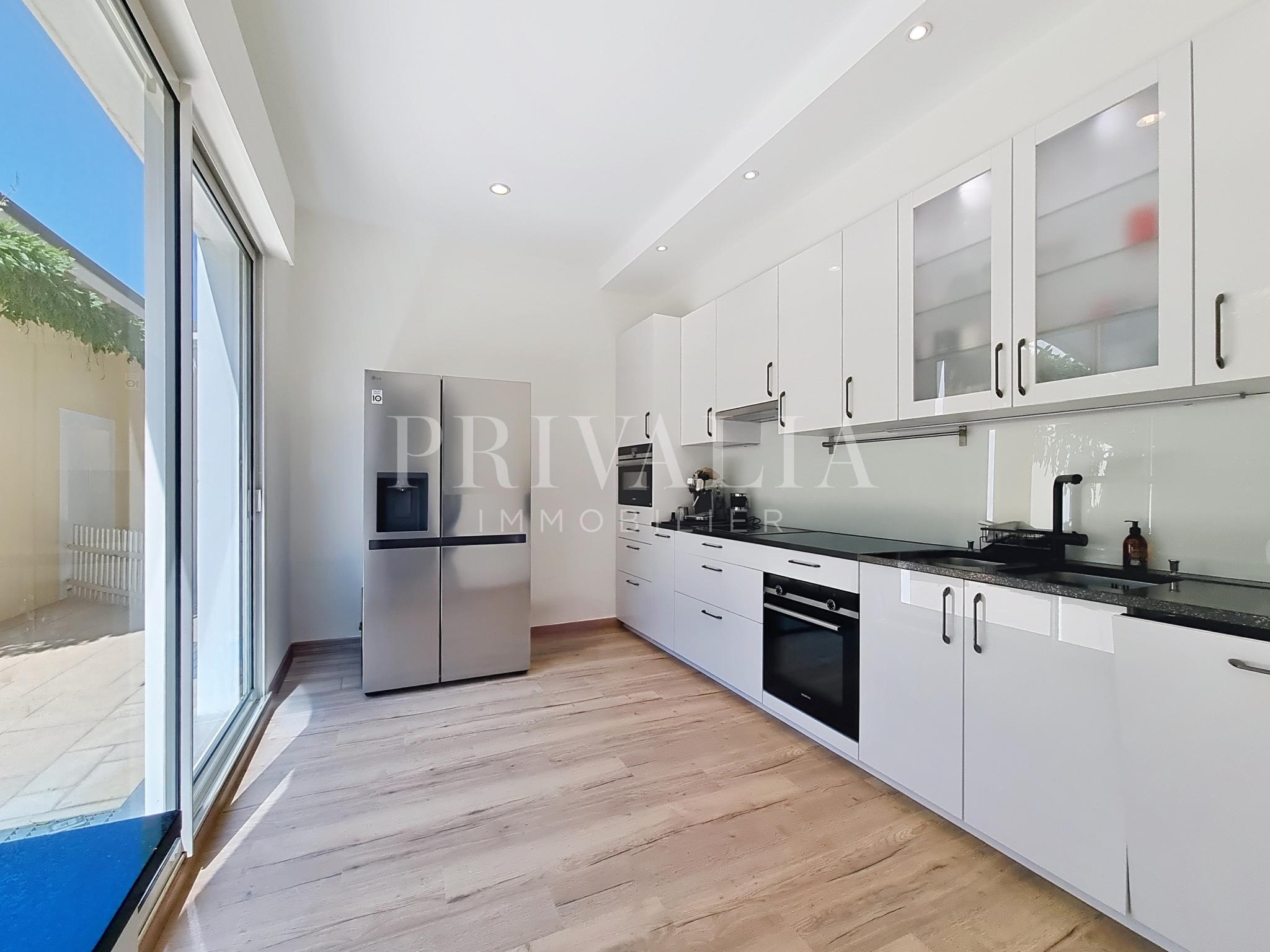 PrivaliaMagnificent semi-detached villa in the heart of a peaceful, privileged setting