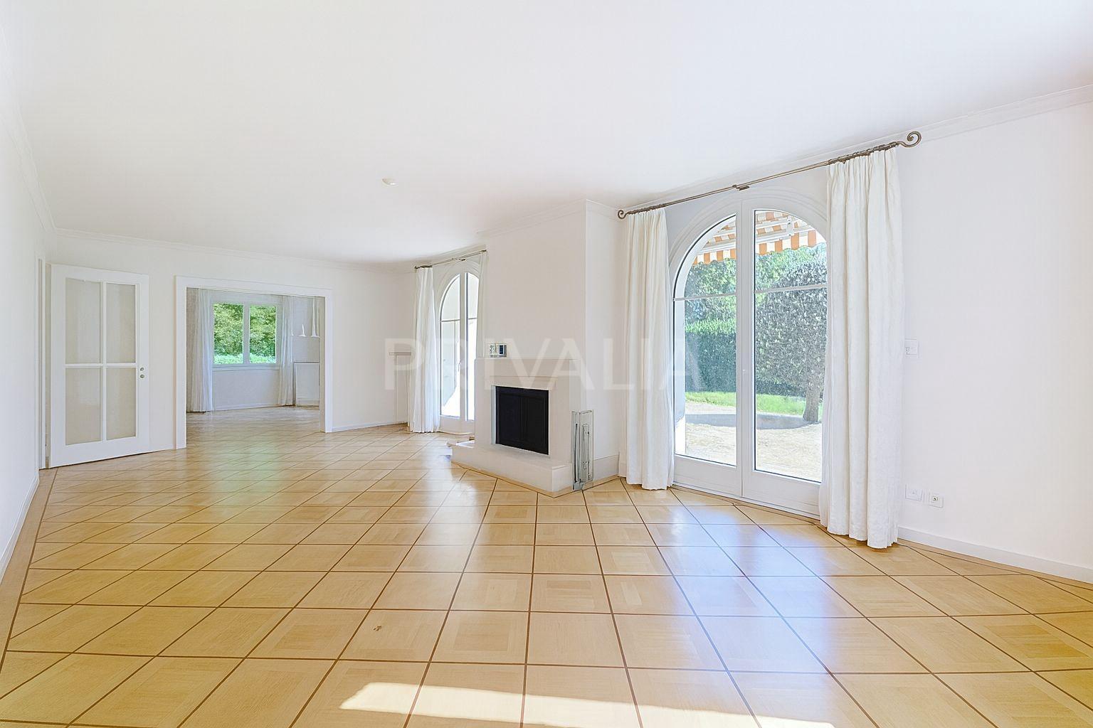 PrivaliaCharming detached villa with swimming pool in a quiet, green setting