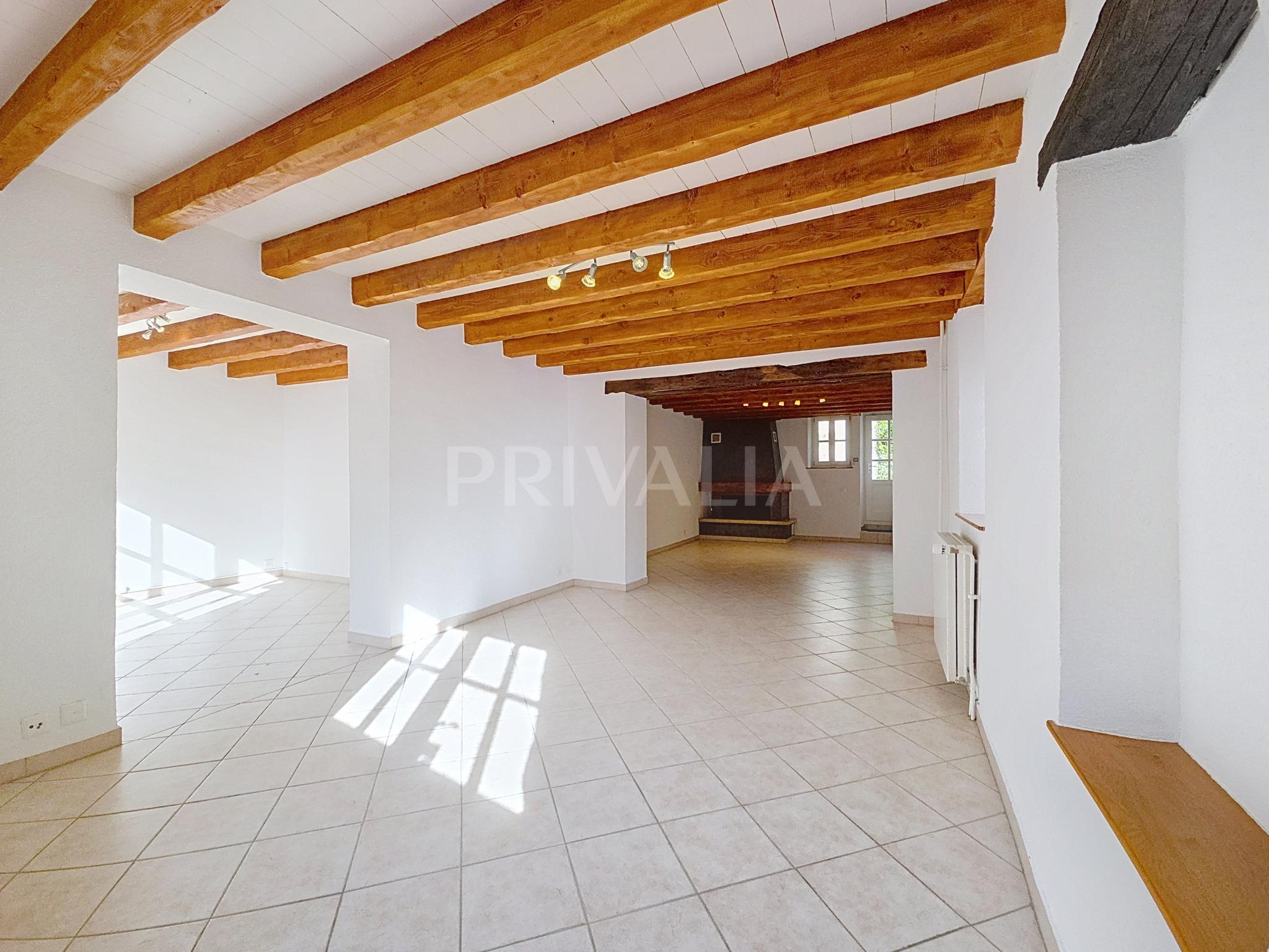 PrivaliaMaison villageoise récemment rénovée, au cœur de Bernex