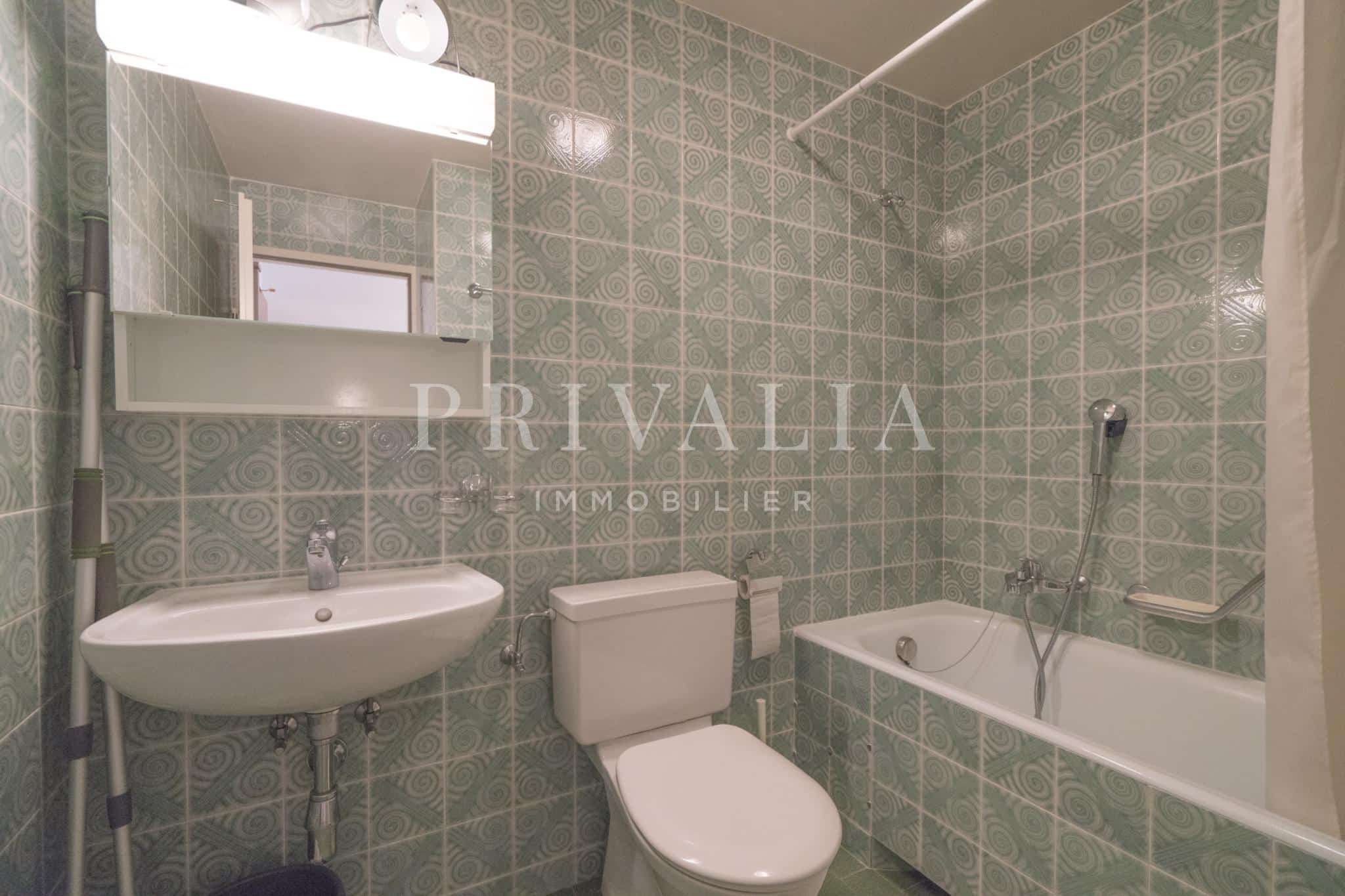PrivaliaBeau studio avec balcon à Cologny Parc