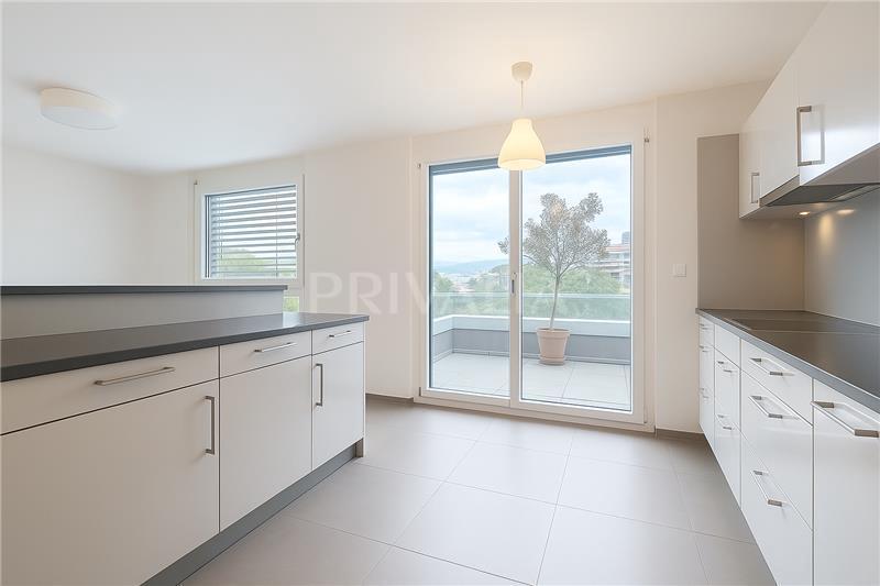 PrivaliaMagnifique appartement contemporain avec spacieuse terrasse