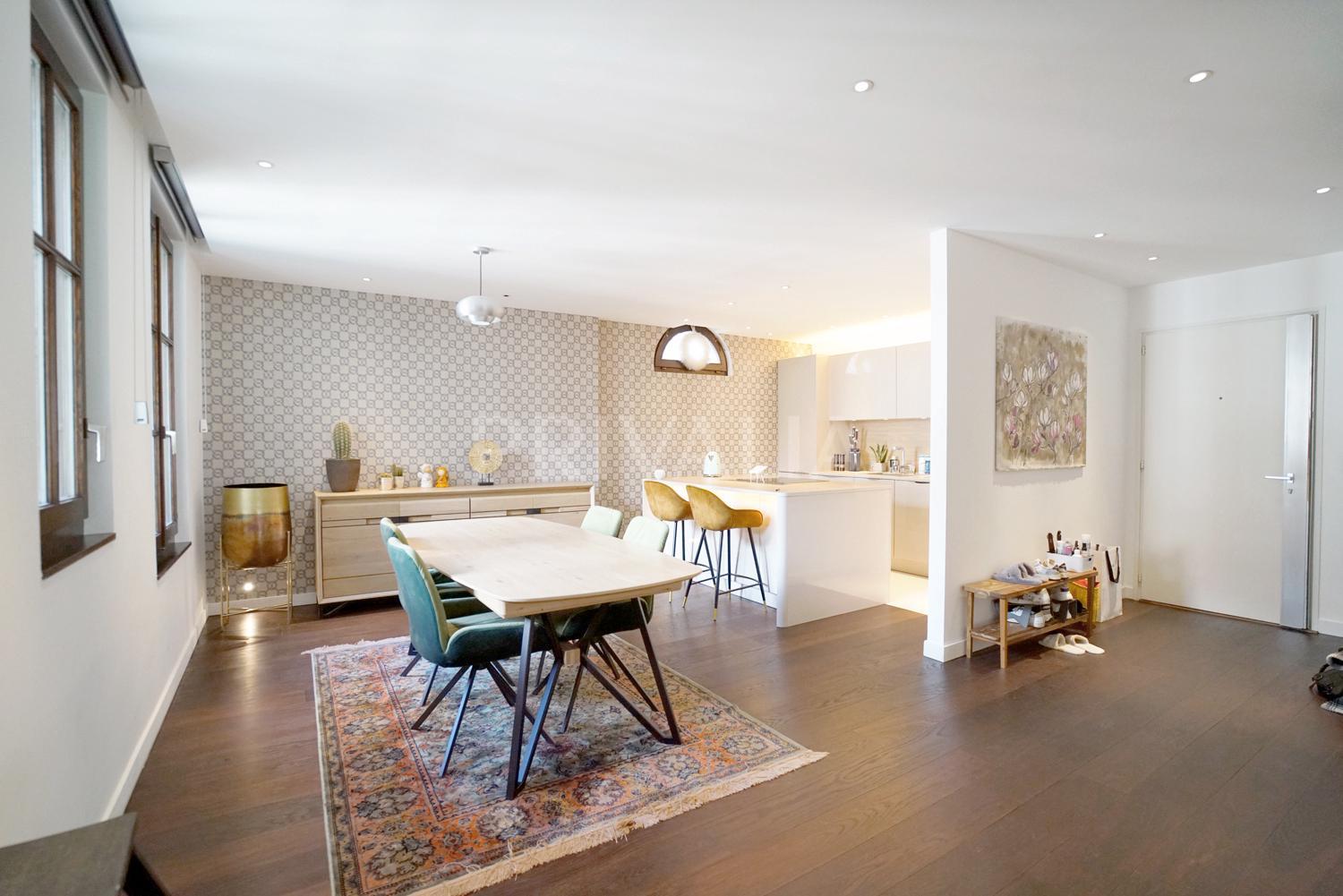 PrivaliaBeautiful walk-through flat a few steps from the lower streets