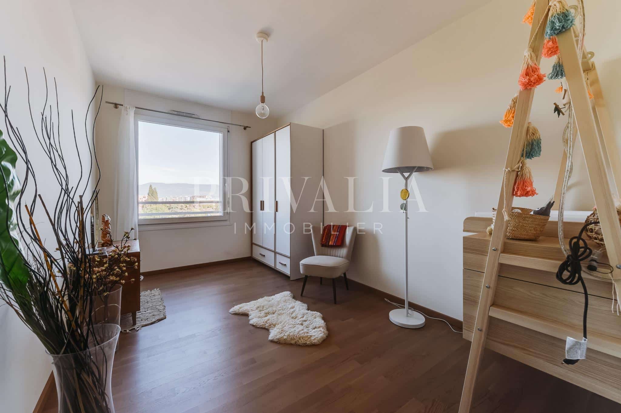 PrivaliaLovely attic with large terrace and superb unobstructed view