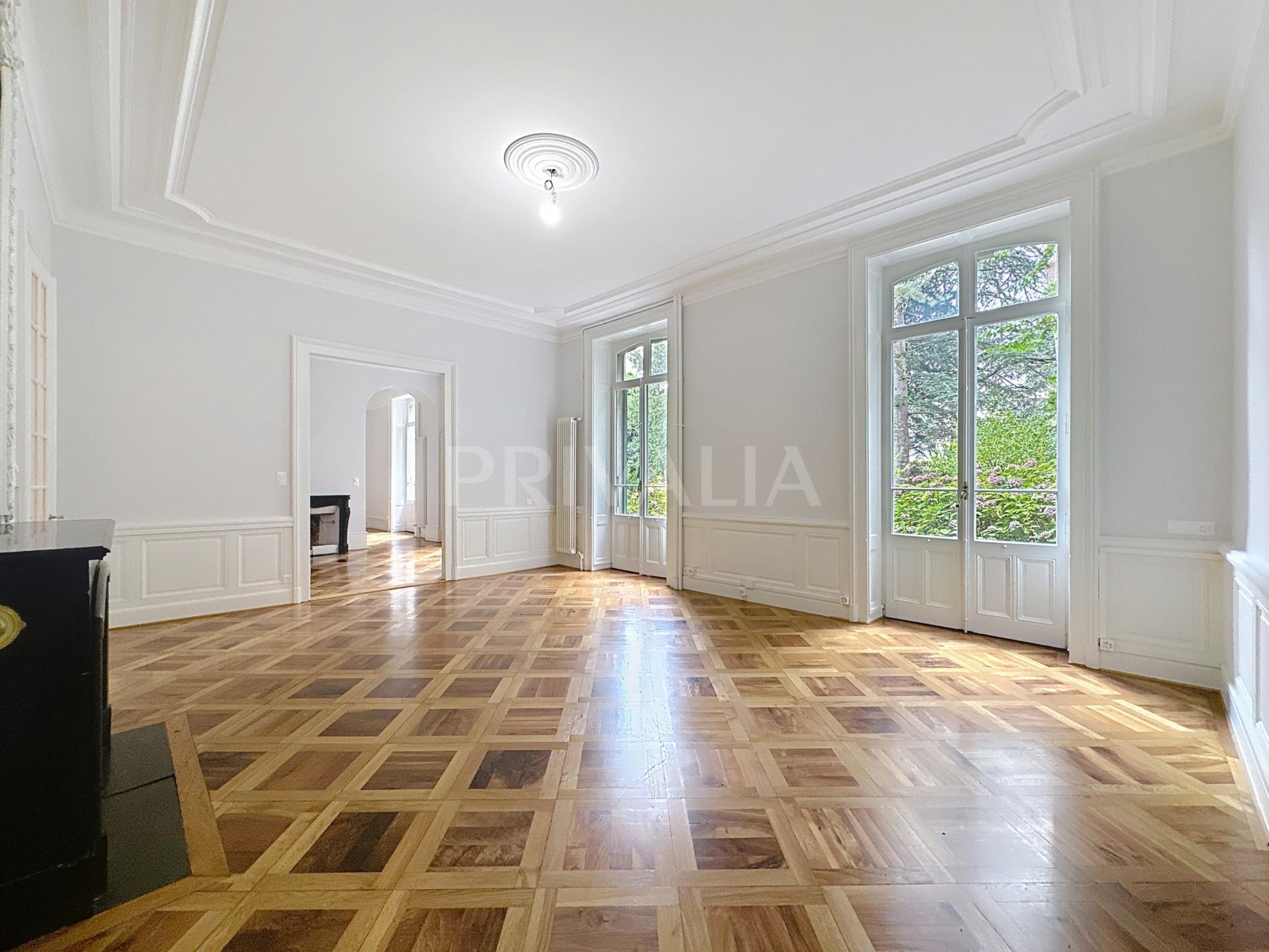 PrivaliaAppartement de prestige avec jardin privatif à proximité du quartier de l’Église Russe