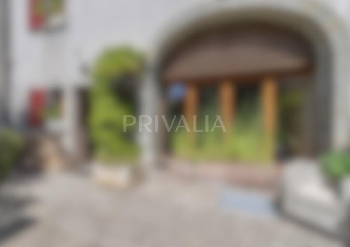 PrivaliaCo-exclusivité : Maison villageoise spacieuse et lumineuse au cœur de Soral