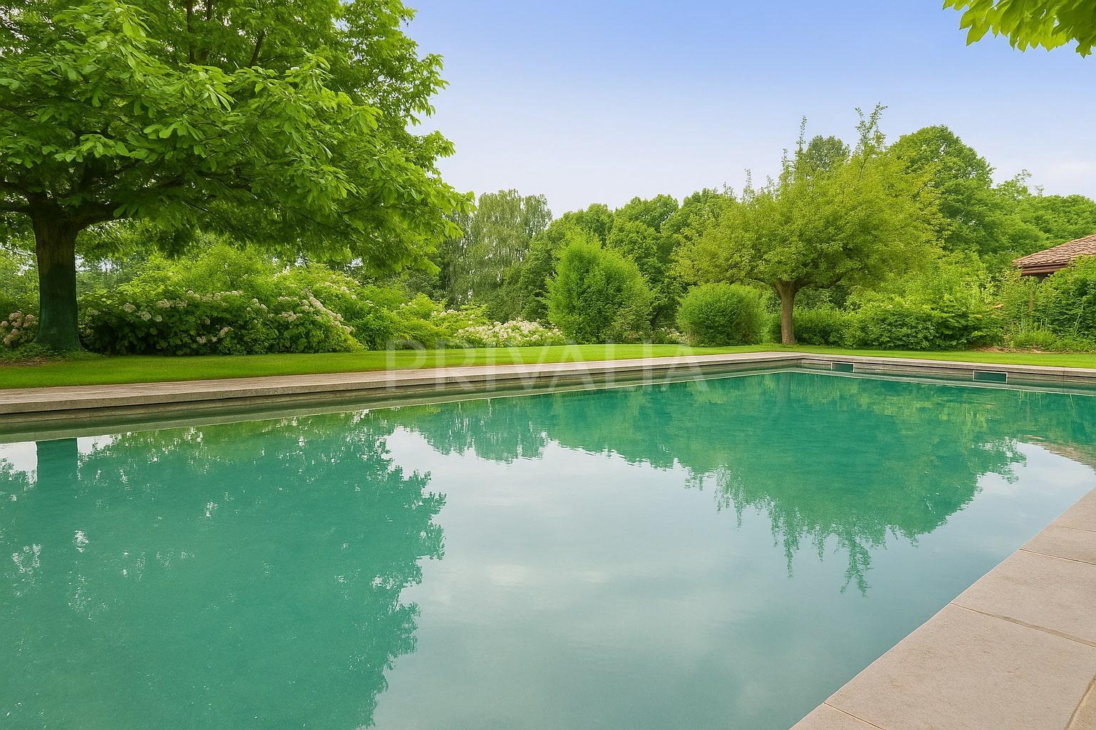 PrivaliaContemporary residence offering generous volumes and high‑end amenities