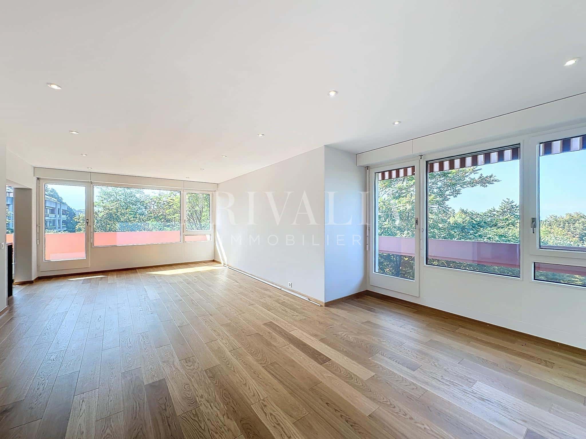 PrivaliaSuperbe appartement traversant avec vue dégagée à deux pas du parc La Grange