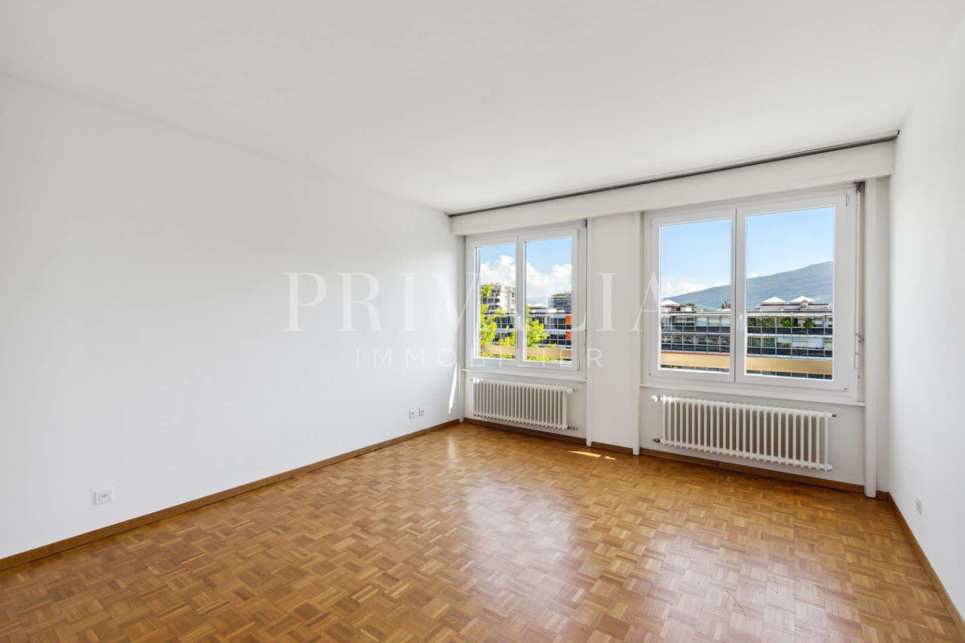 PrivaliaEn exclusivité – vente en SI : appartement traversant dernier au étage