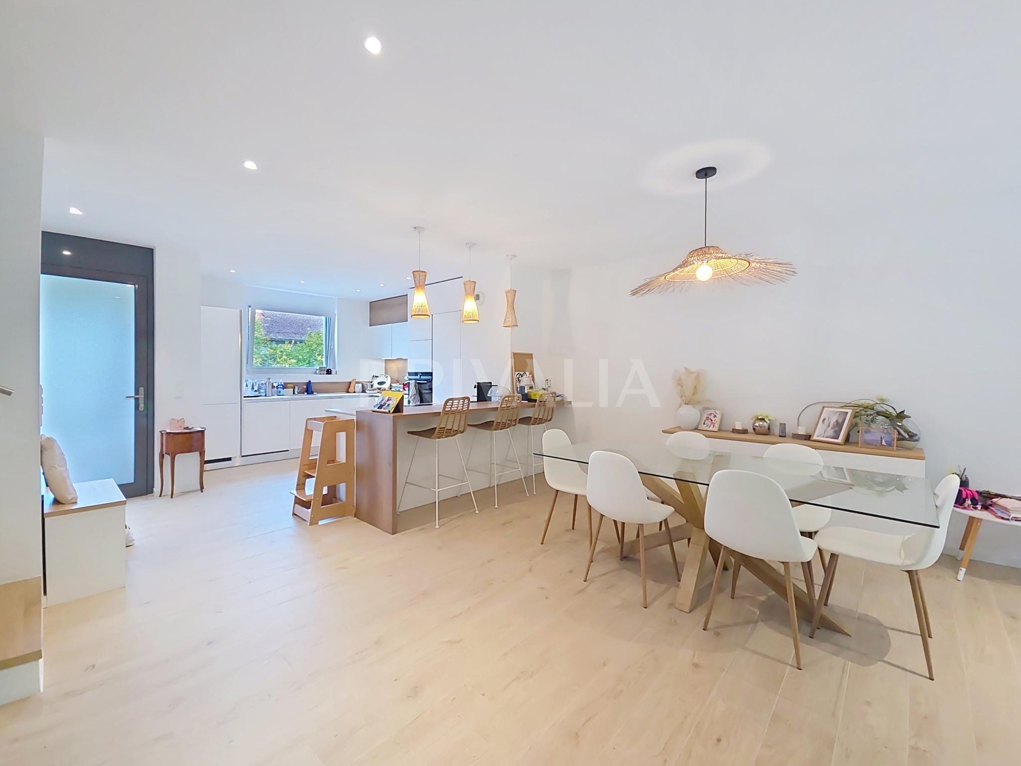 PrivaliaMagnifique villa contemporaine mitoyenne meublée