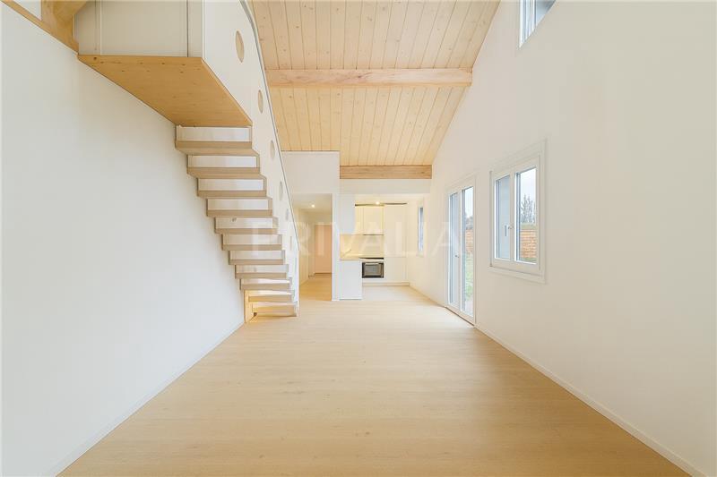 PrivaliaSuperbe appartement de 6 pièces + mezzanine avec jardin privatif