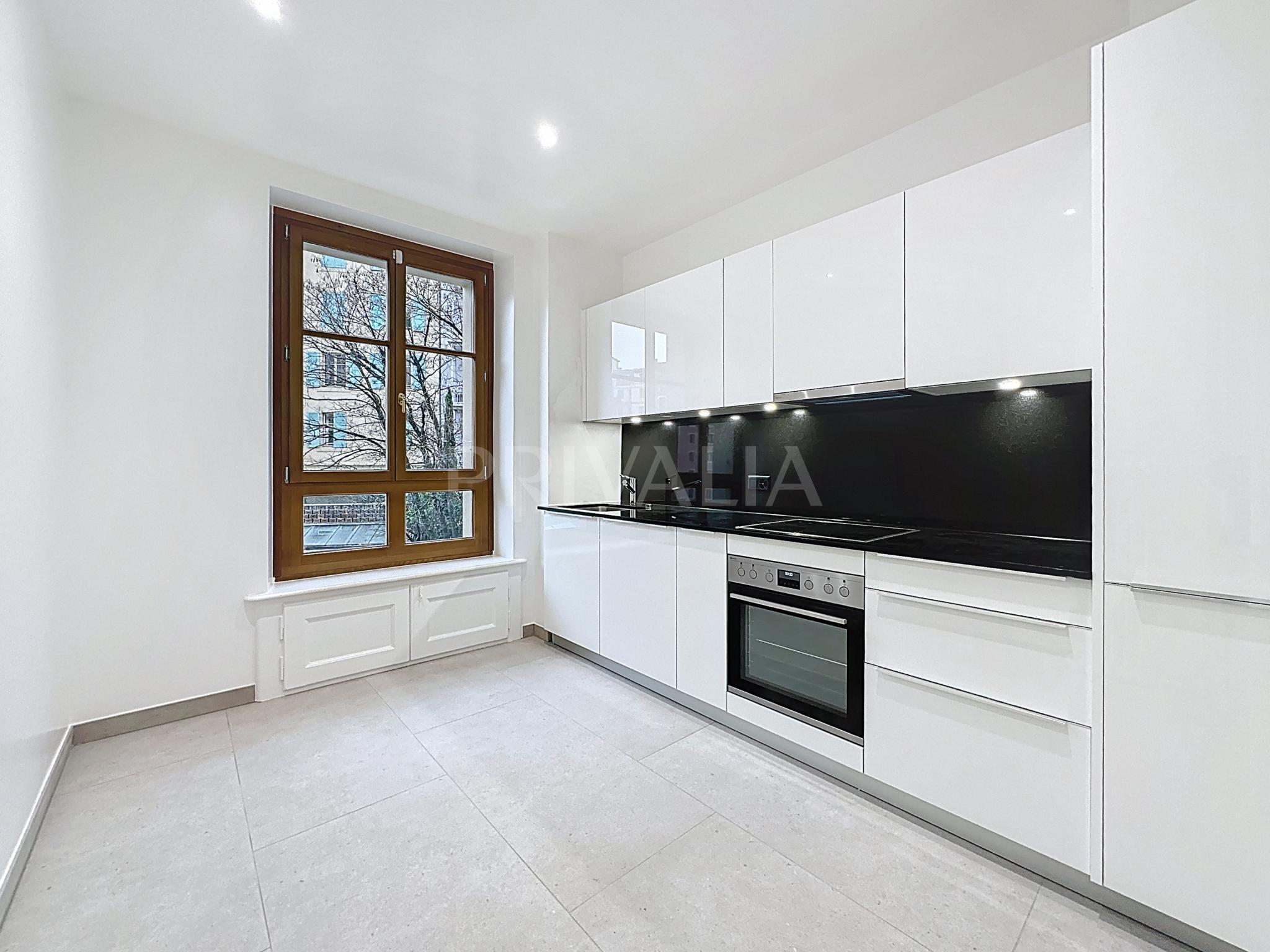 PrivaliaBel appartement traversant dans le quartier des Tranchées