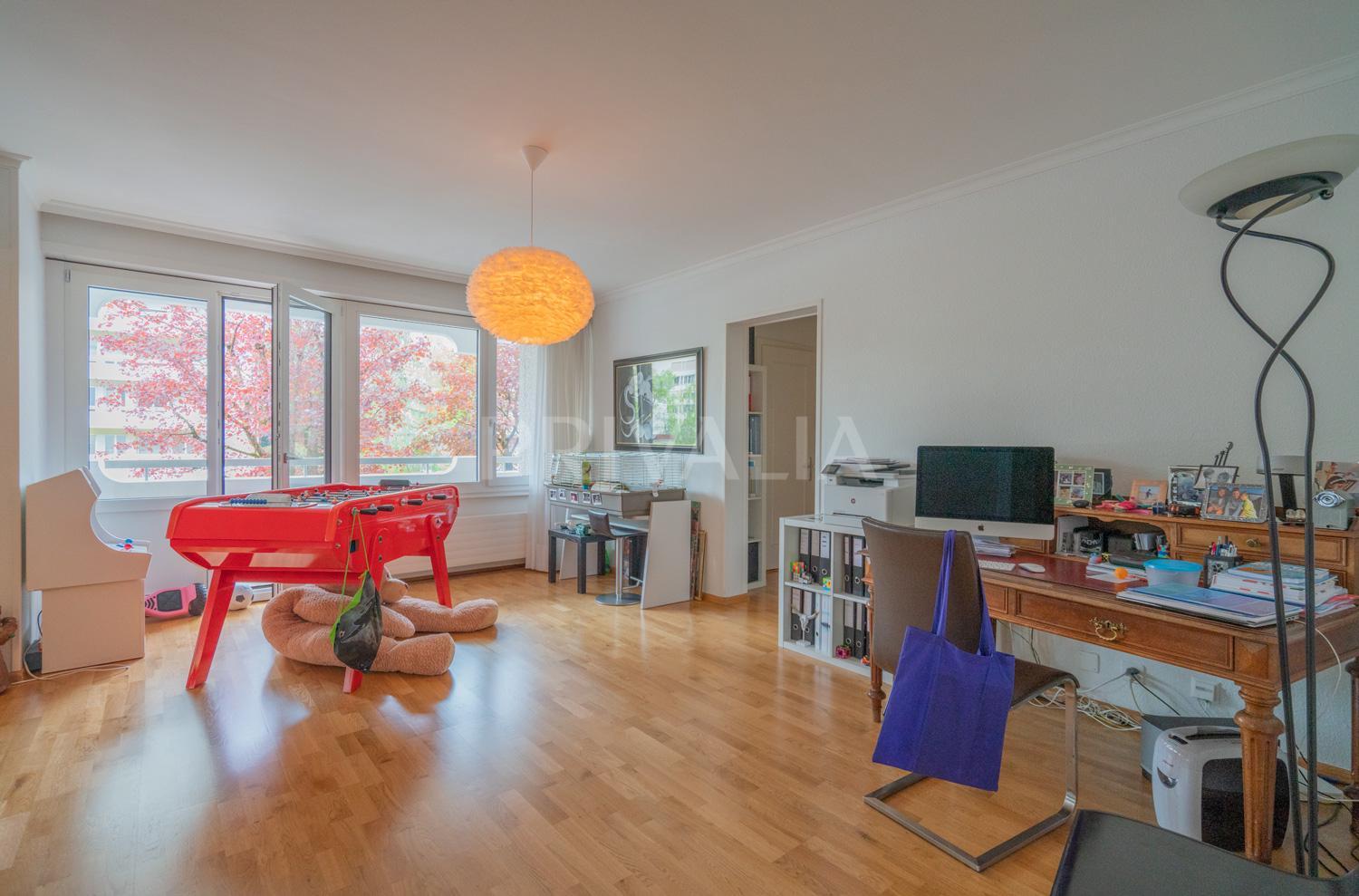 PrivaliaMagnificent crossing flat in a green environment in the heart of Florissant