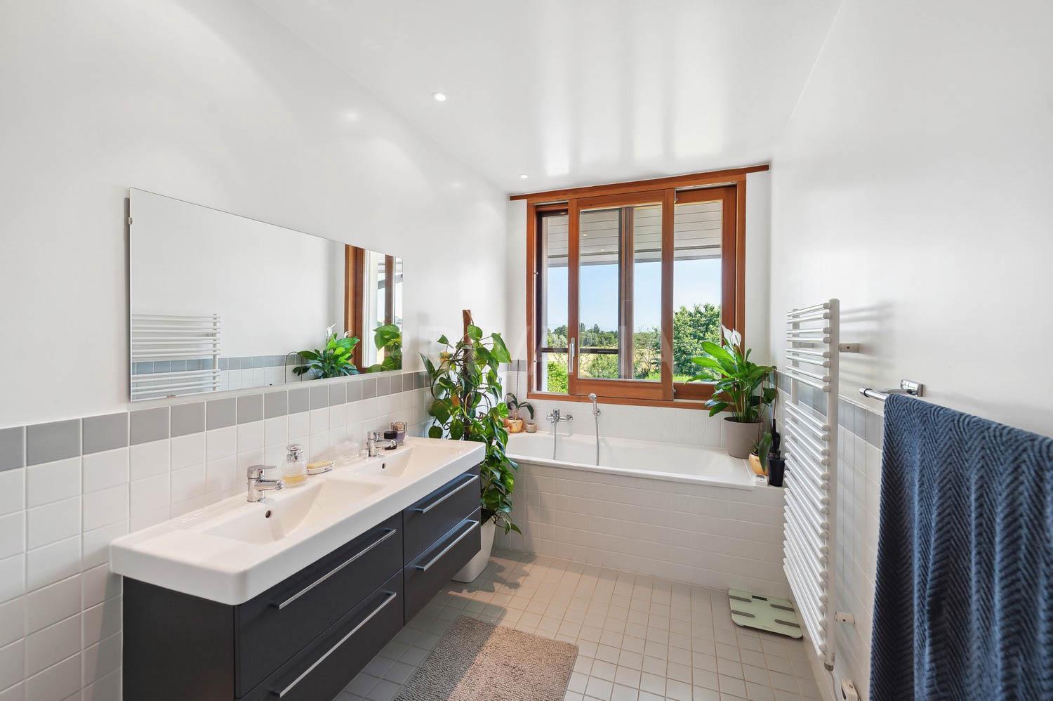 PrivaliaExclusive : Beautiful contemporary village house facing the agricultural zone