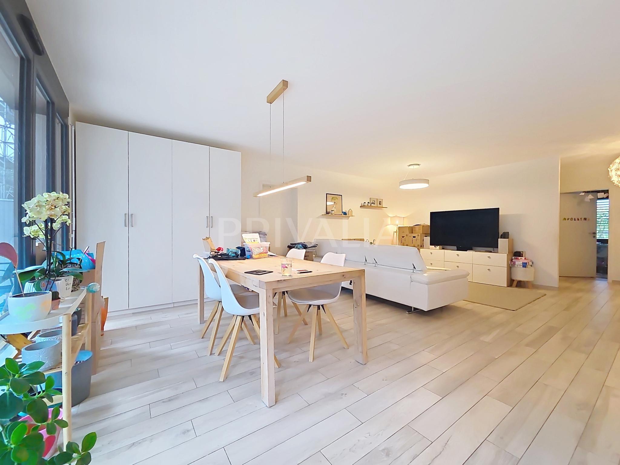 PrivaliaSpacious family flat with garden in a village setting